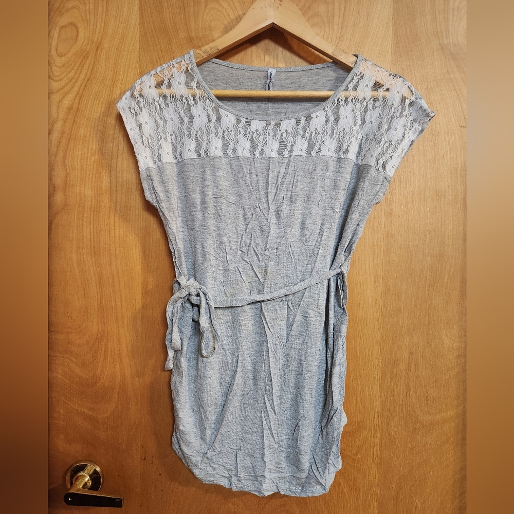 Planet Motherhood Lace Shoulder tie back Maternity top L